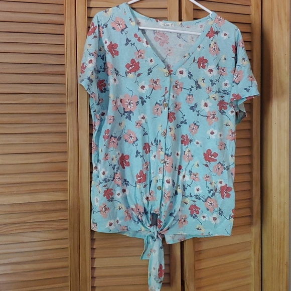 e.Luna Tops - Button detailed short sleeve boutique top